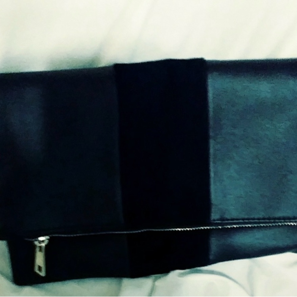 Clutch Purse w/zipper closure